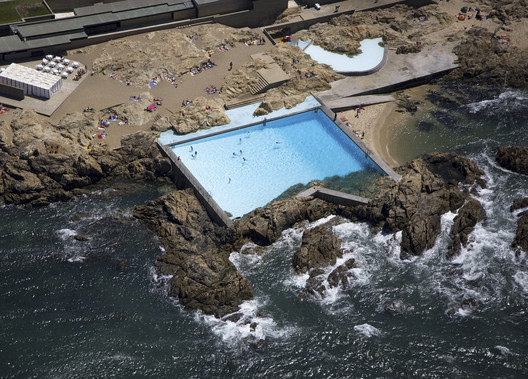 Public Waterfront Pools : 10 Aquatics Facilities Bordering Rivers and Oceans – ArchDaily