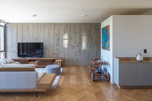 Apartment 02 / Hugo Oliveira Arquitetura – ArchDaily