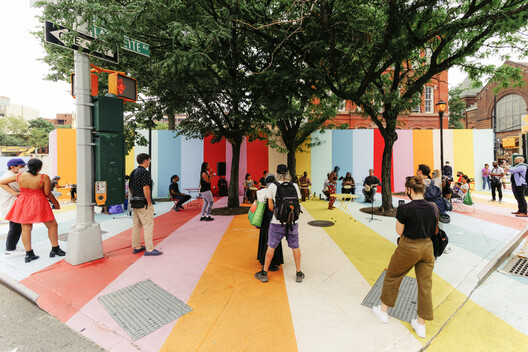 Bright Stripes Installation / Taller KEN + Alloy Design – ArchDaily