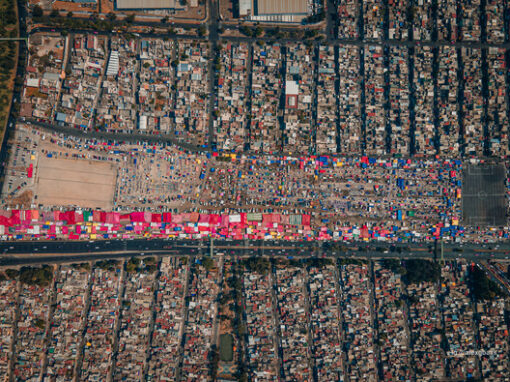 Commercial and Public Spaces: Aerial Photographs and an Interactive Map Help to Explore the Tianguis of Mexico City – ArchDaily
