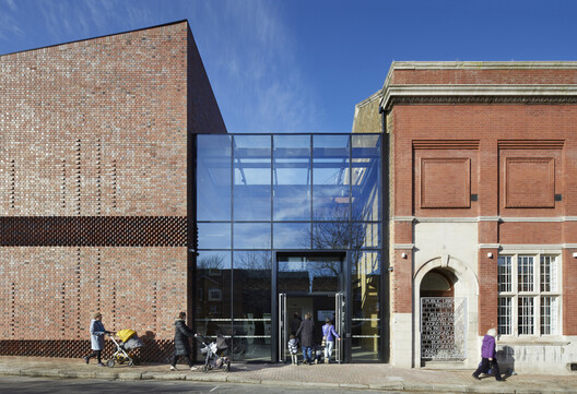 Plumstead Centre / HawkinsBrown – ArchDaily